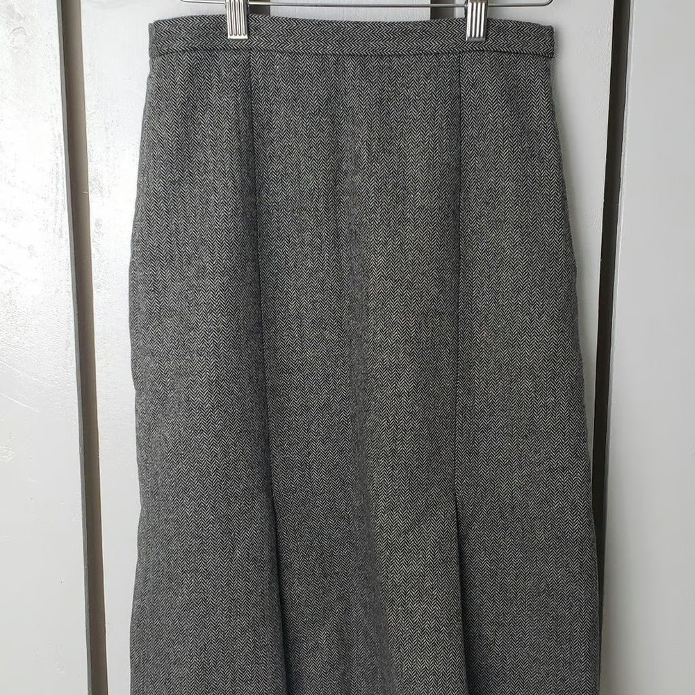Eddie Bauer A-Line Skirt Gray Herringbone Wool Blend Size 4 Academia Preppy‎